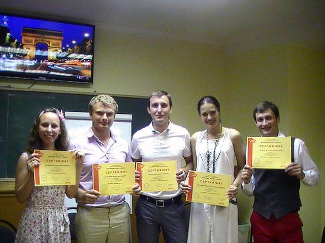 Наши выпускники центра Успех курса риторики с сертификатами